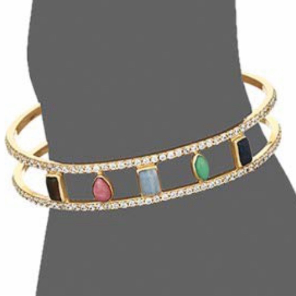 💢SOLD💢DIFFERENT AND SO STYLISH CUFF BRACELET - Picture 4 of 5